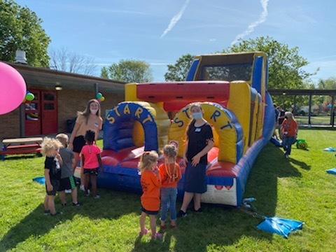 MHS students at Franklin Pre-School Fun Day