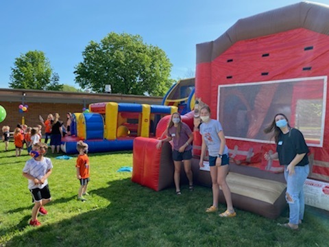 MHS students at Franklin Pre-School Fun Day